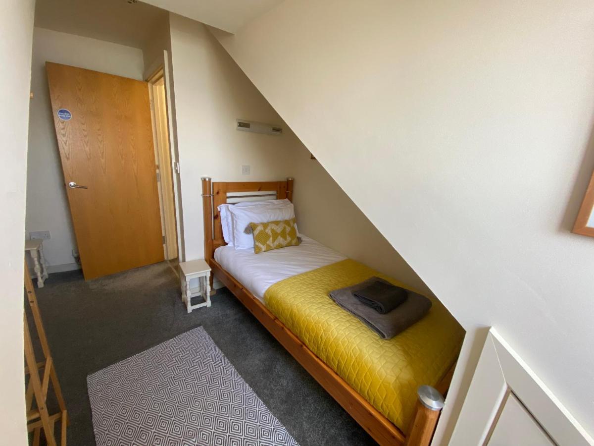 Caldey View- A Beautiful Flat In The Heart Oftenby Tenby Exterior foto
